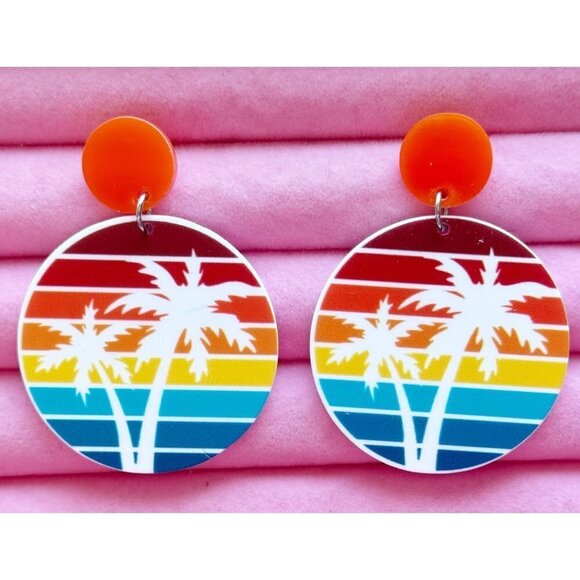Summer Fun Earrings Palm Trees Acrylic Light Weight Earrings NWT - Picture 1 of 2